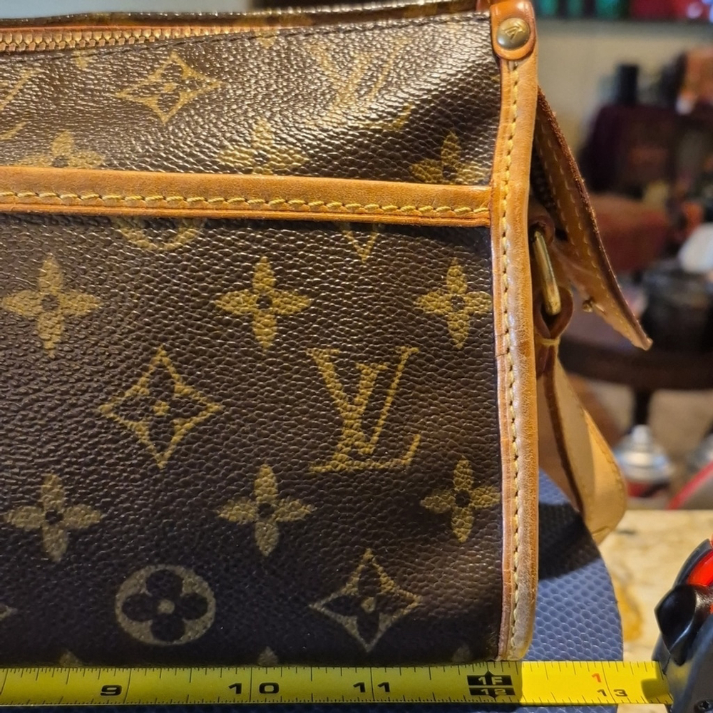 LouisVuittonPopincourt 22" Adj. CrossbodyStrap,(retired.(#1710).L12"×H.5.5"×W.5" - Picture 6 of 16